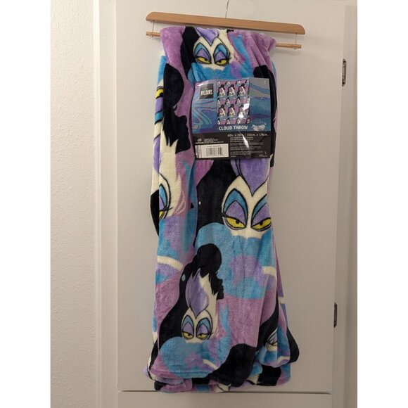 Disney Villains Ursula Cloud Throw Blanket 60"x70" Soft Plush Polyester Purple/B - Picture 1 of 3